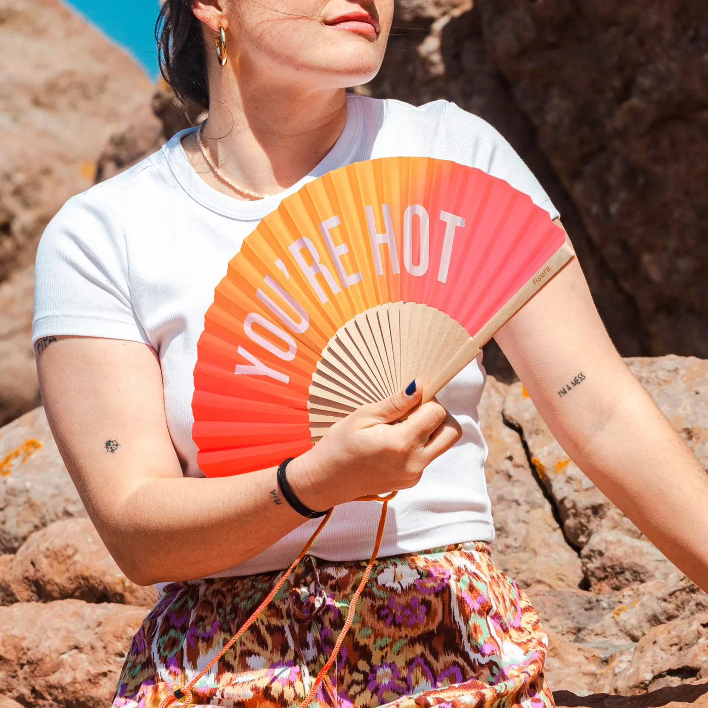 Vejár „You’re hot“ v ružovom ombré